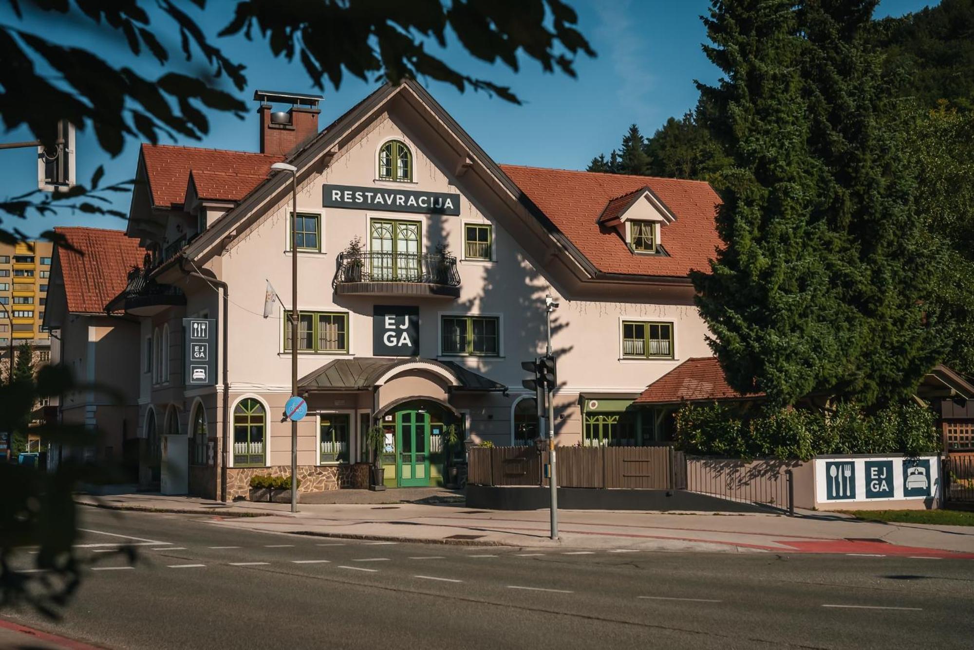 Guest House Ejga Jesenice Bagian luar foto