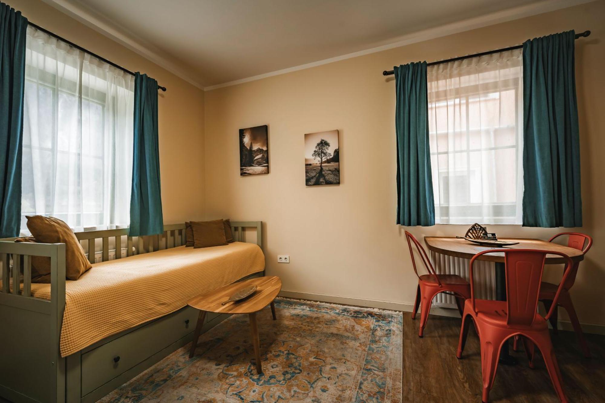 Guest House Ejga Jesenice Bagian luar foto