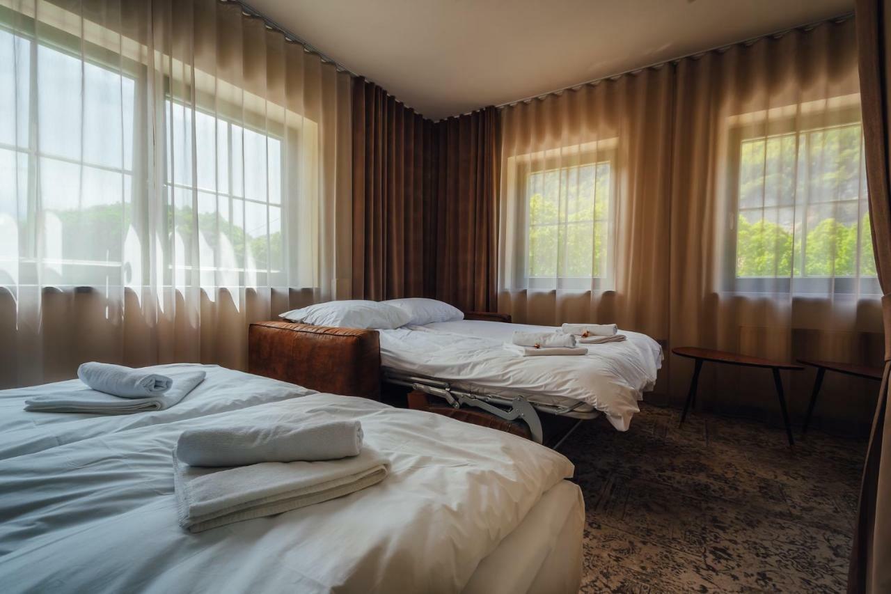 Guest House Ejga Jesenice Bagian luar foto